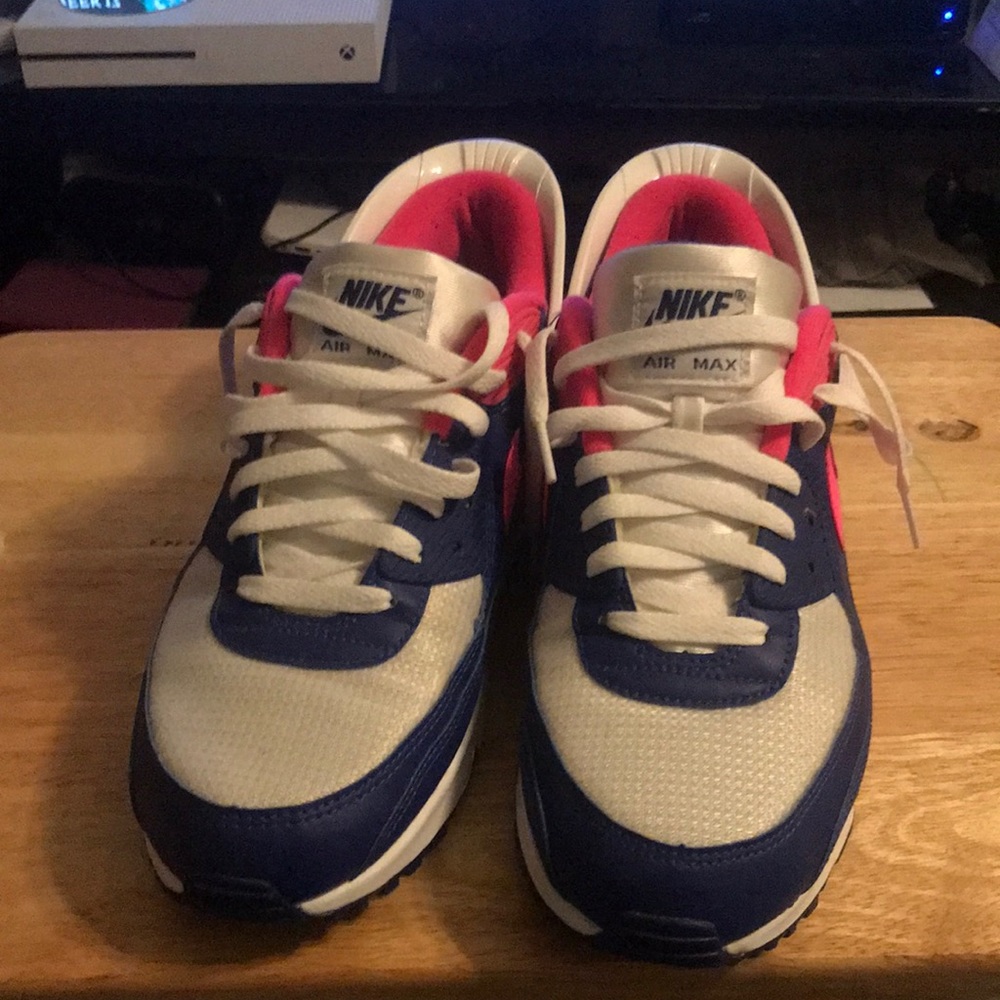Worn twice 90s aixmax flyease